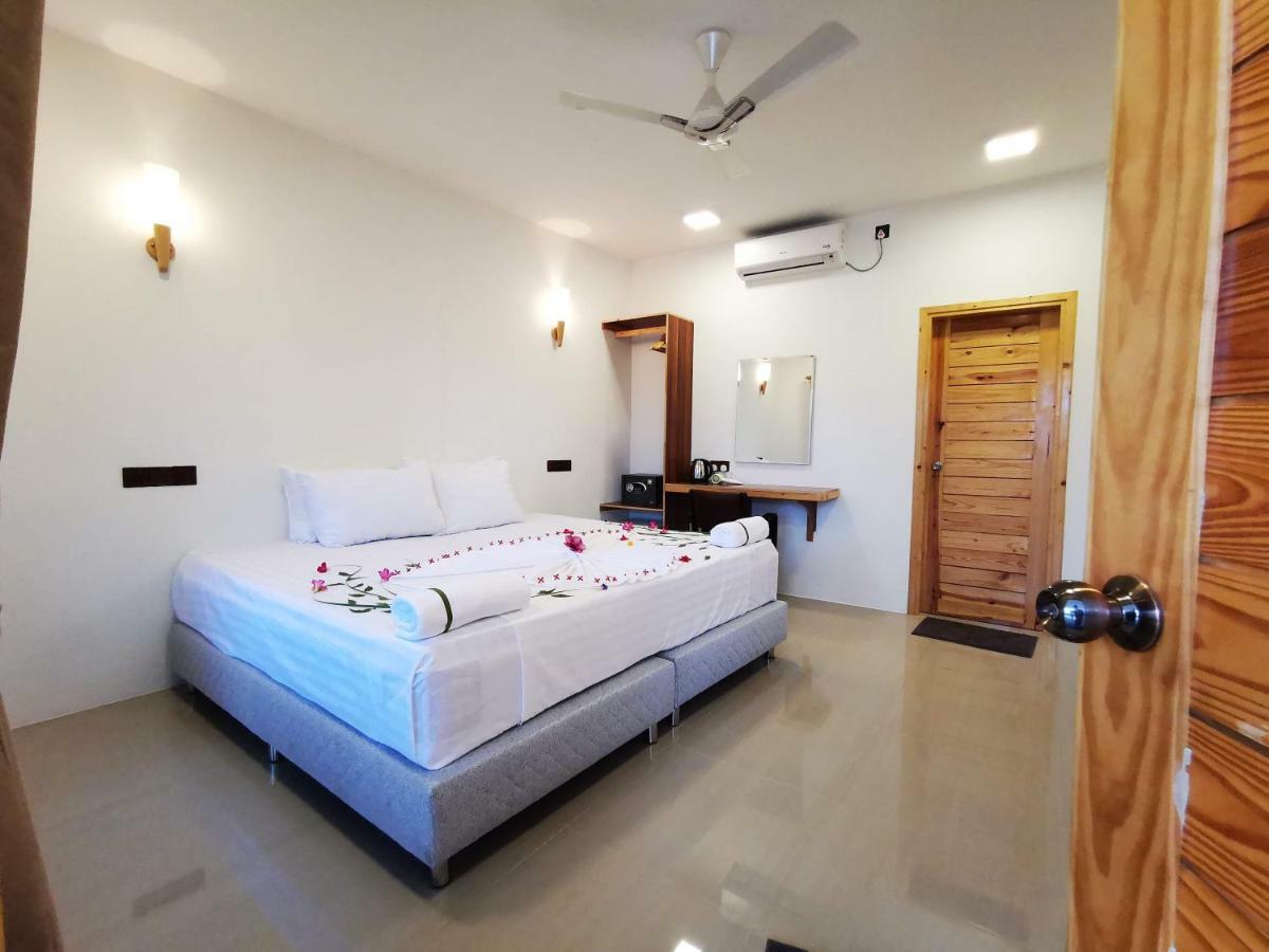 Thila Farm View Hotel Thoddoo Bagian luar foto