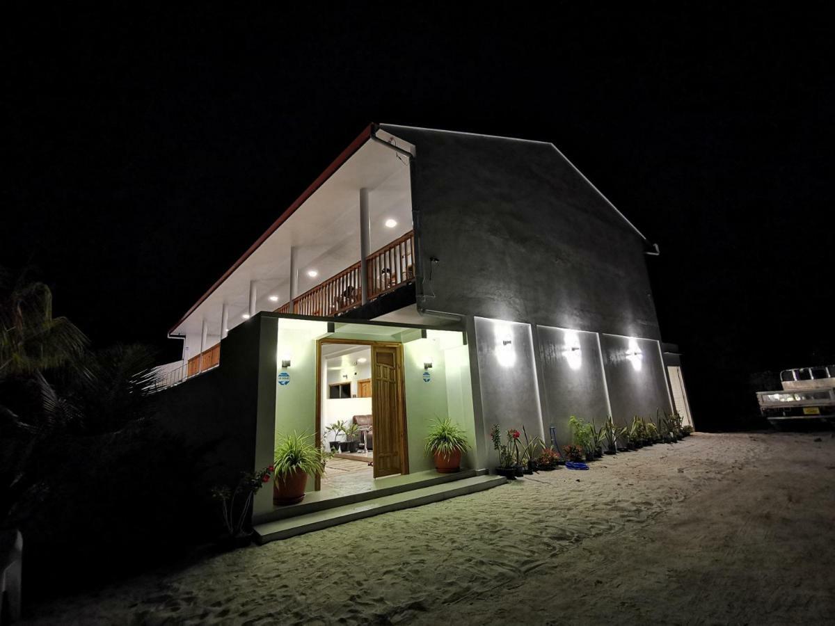 Thila Farm View Hotel Thoddoo Bagian luar foto