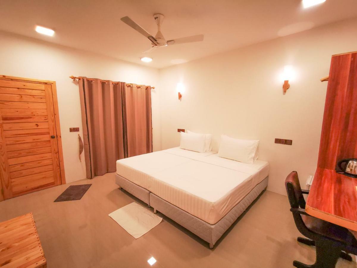 Thila Farm View Hotel Thoddoo Bagian luar foto