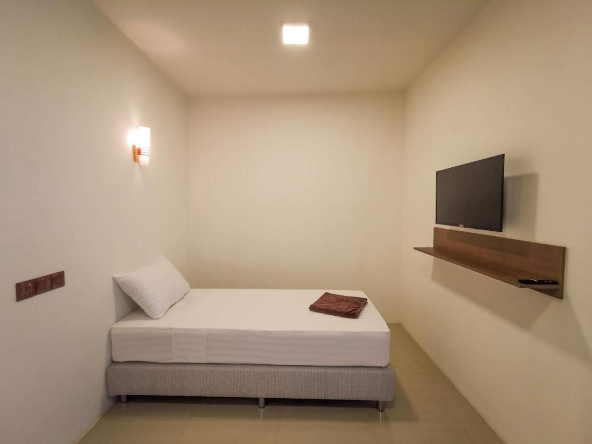 Thila Farm View Hotel Thoddoo Bagian luar foto